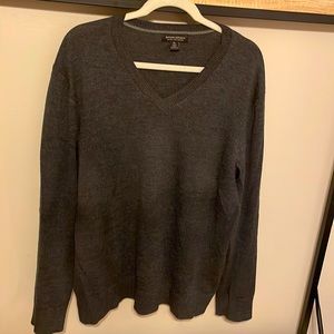Men’s Banana Republic V Neck Sweater